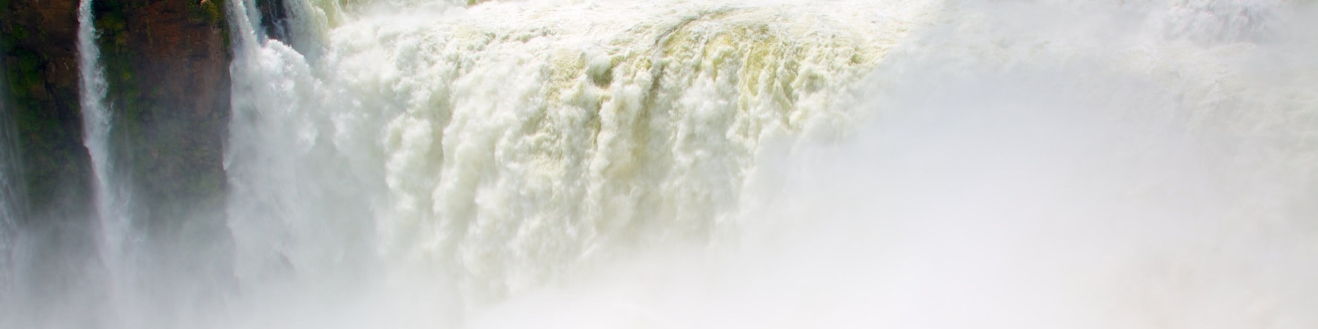 Misiones featuring a cascade and landscape views