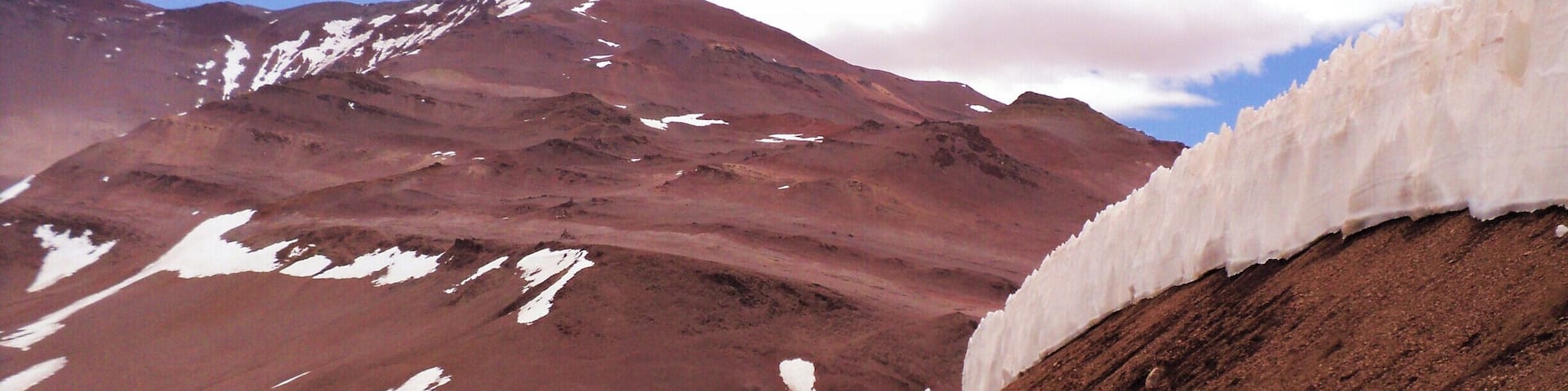 This glacier is located near the international border, Paso de Agua Negra, border between Chile and Agentina. #glacier