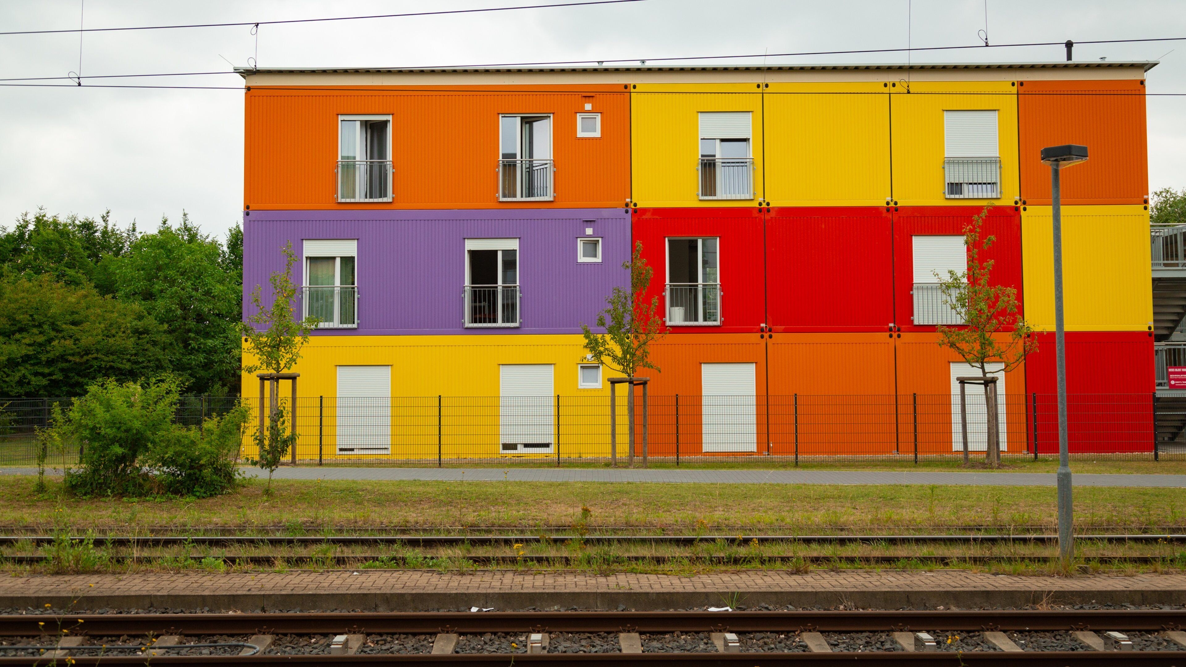 Bemerode which includes railway items and outdoor art