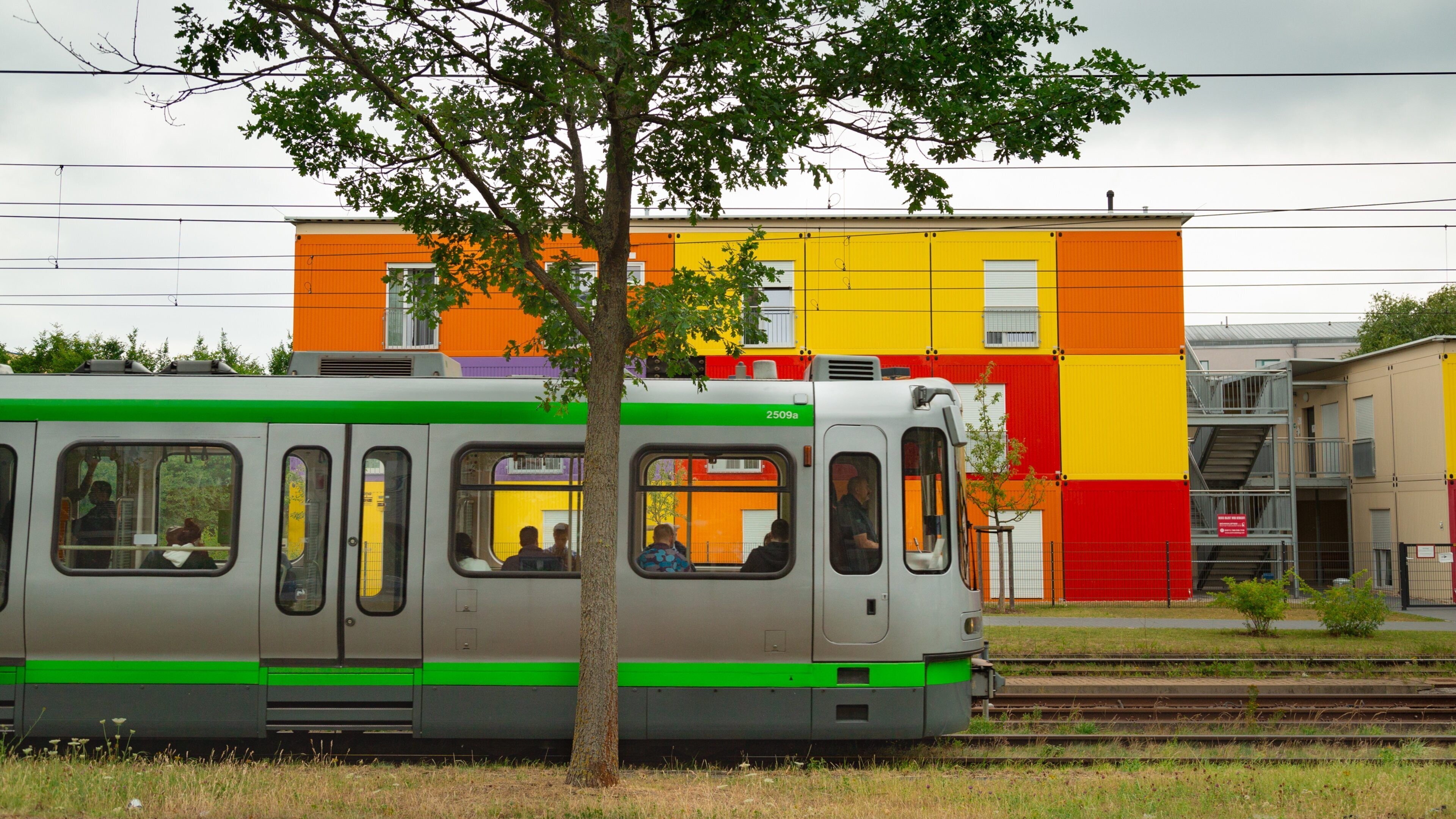 Bemerode showing outdoor art and railway items