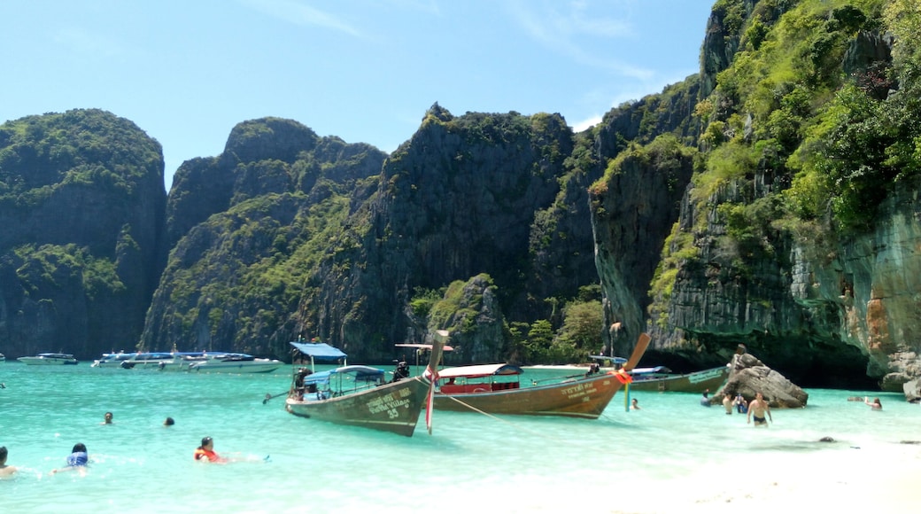 #beachtips
#amazingthailand has got amazing beaches some of the best in the world perhaps .
#thailand #beachtips #phuket #phiphi