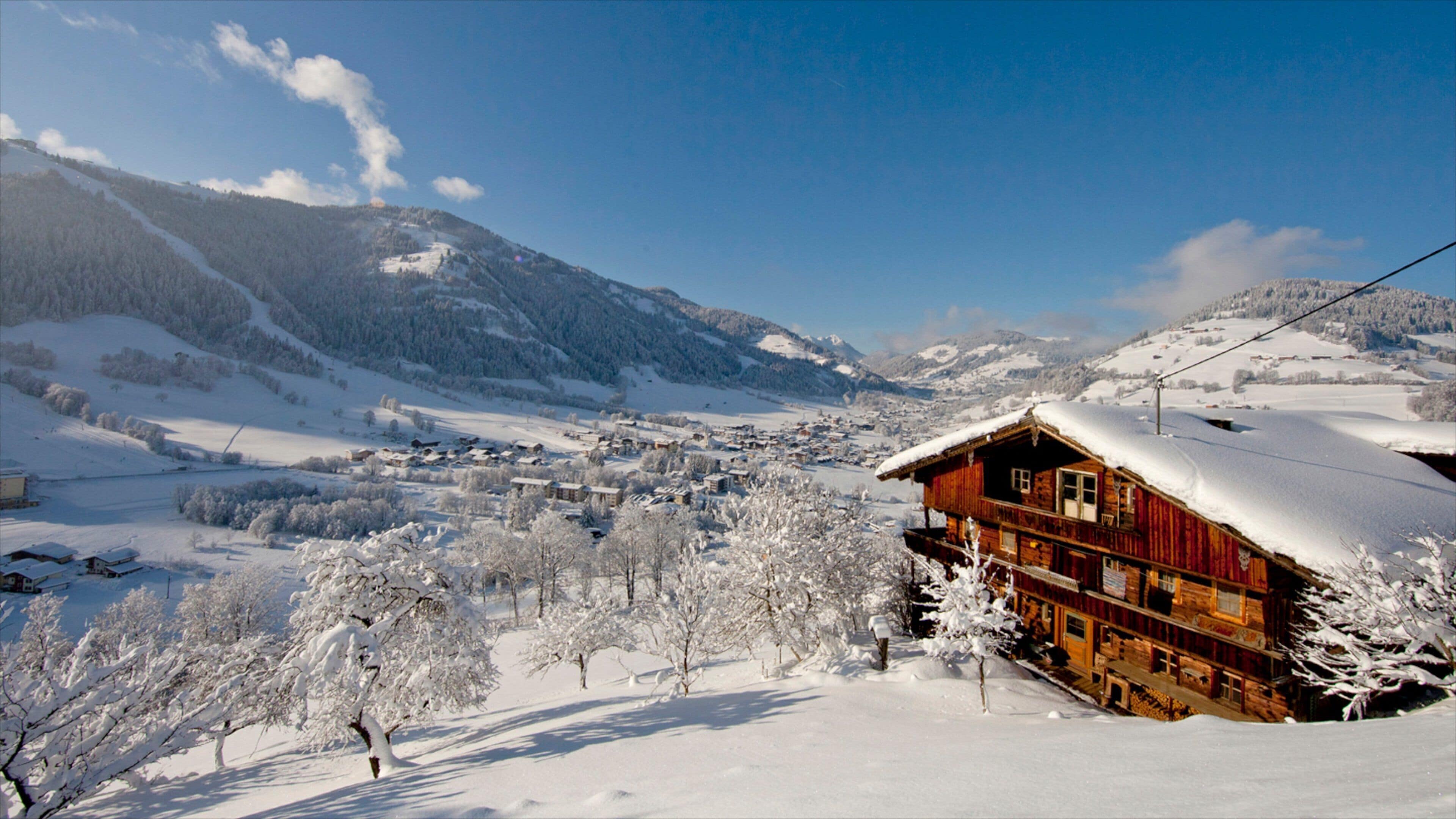 Ski Juwel Alpbachtal Wildschönau som inkluderar ett hus och snö