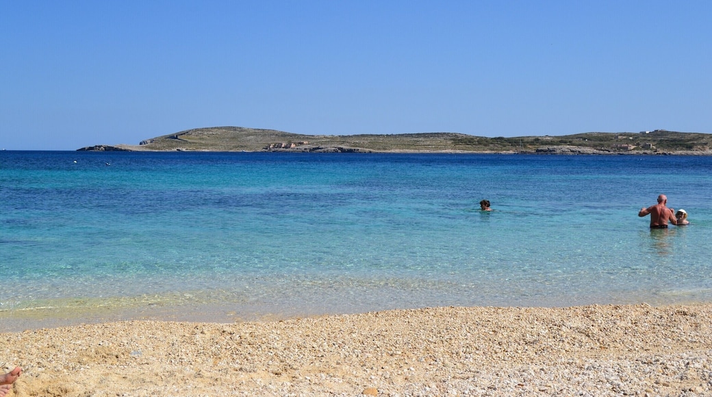 #Hondoq #bay is situated in the south east of #gozo and overlooks the other #island of #comino.
This #bay can be accessed through the #village of #qala.
It's #turquoise waters make it a popular beach by the local and tourists alike and is popular for #snorkelling around the rocks too.
