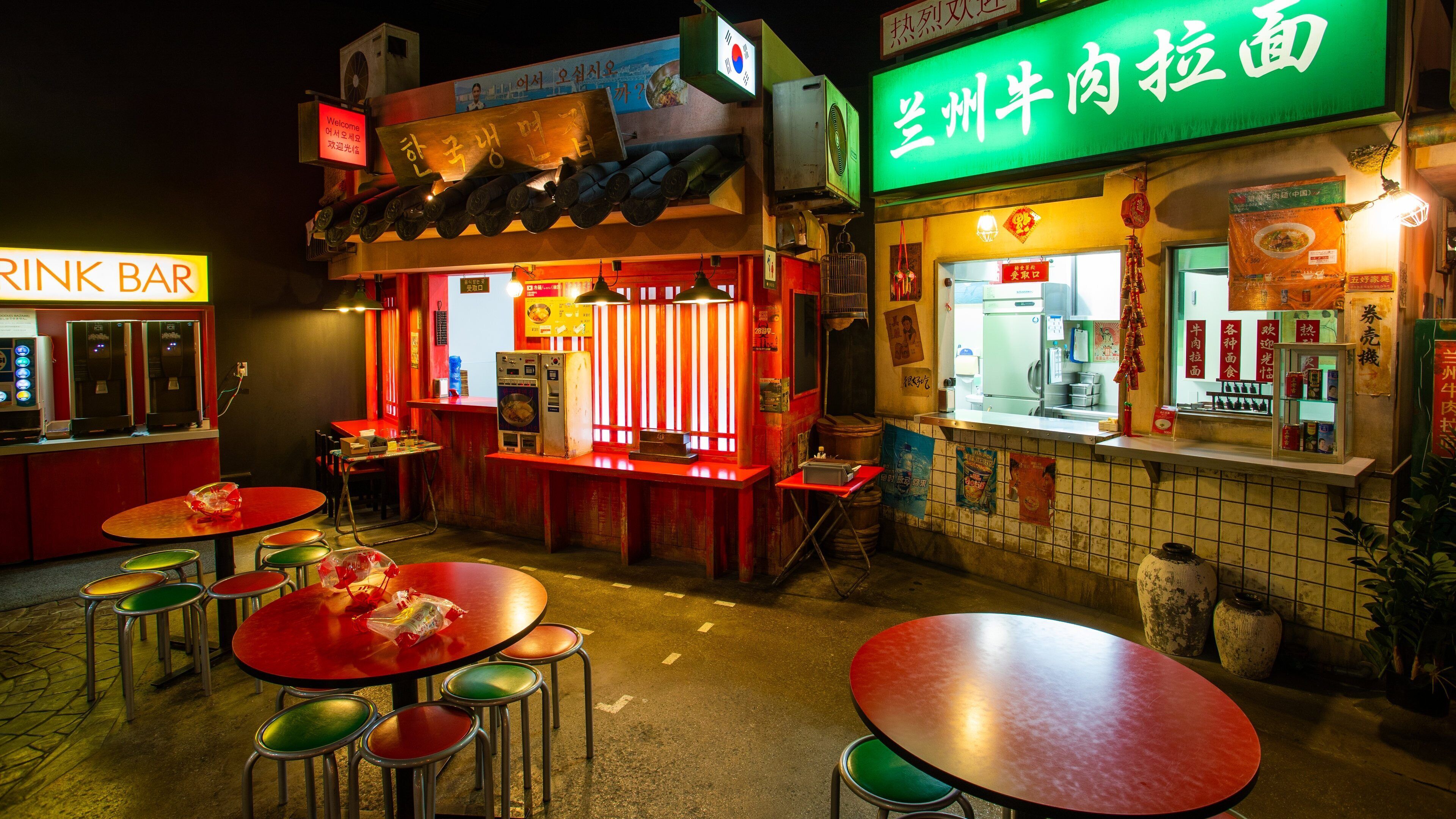 Cupnoodles Museum showing interior views