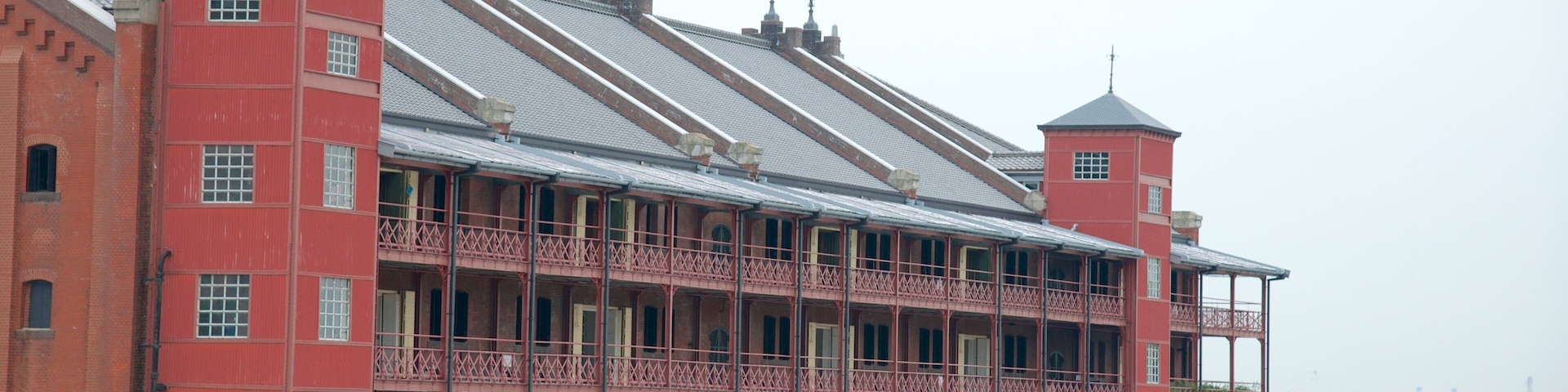 Almacén de Ladrillo Rojo ofreciendo una ciudad