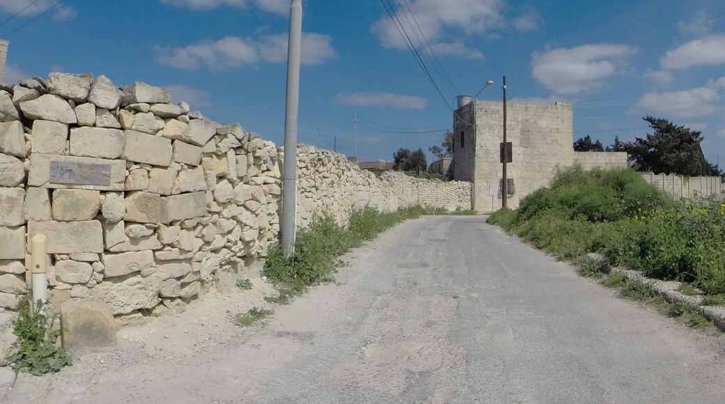 Il- Hwawar, L-Iklin, Malta