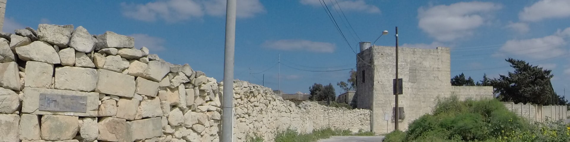 Il- Hwawar, L-Iklin, Malta