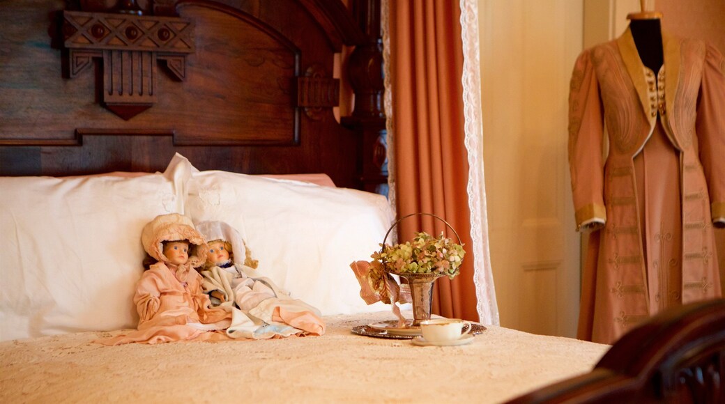 Basso Alabama che include moda, castello e vista interna