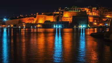 View from Birgu to Valletta and Floriana at night (Malta)