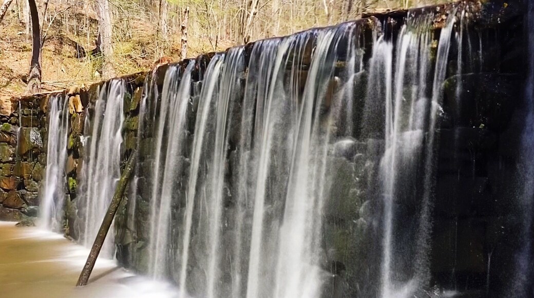 Neat placed tucked away off the main road and well worth visiting.