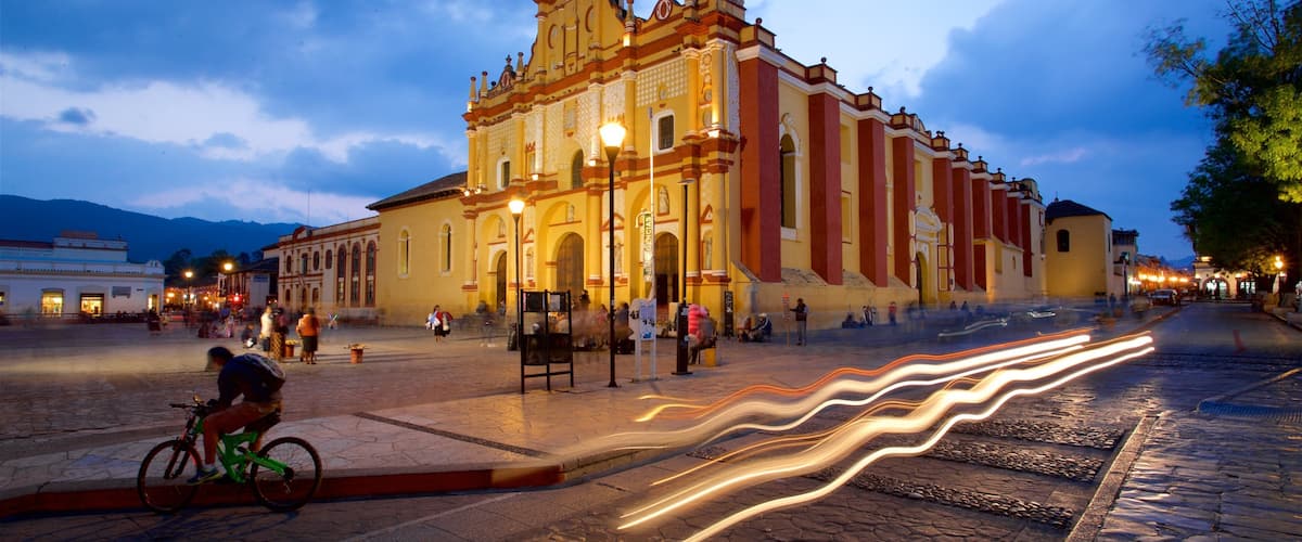 San Cristobal de las Casas Cathedral featuring heritage architecture and night scenes