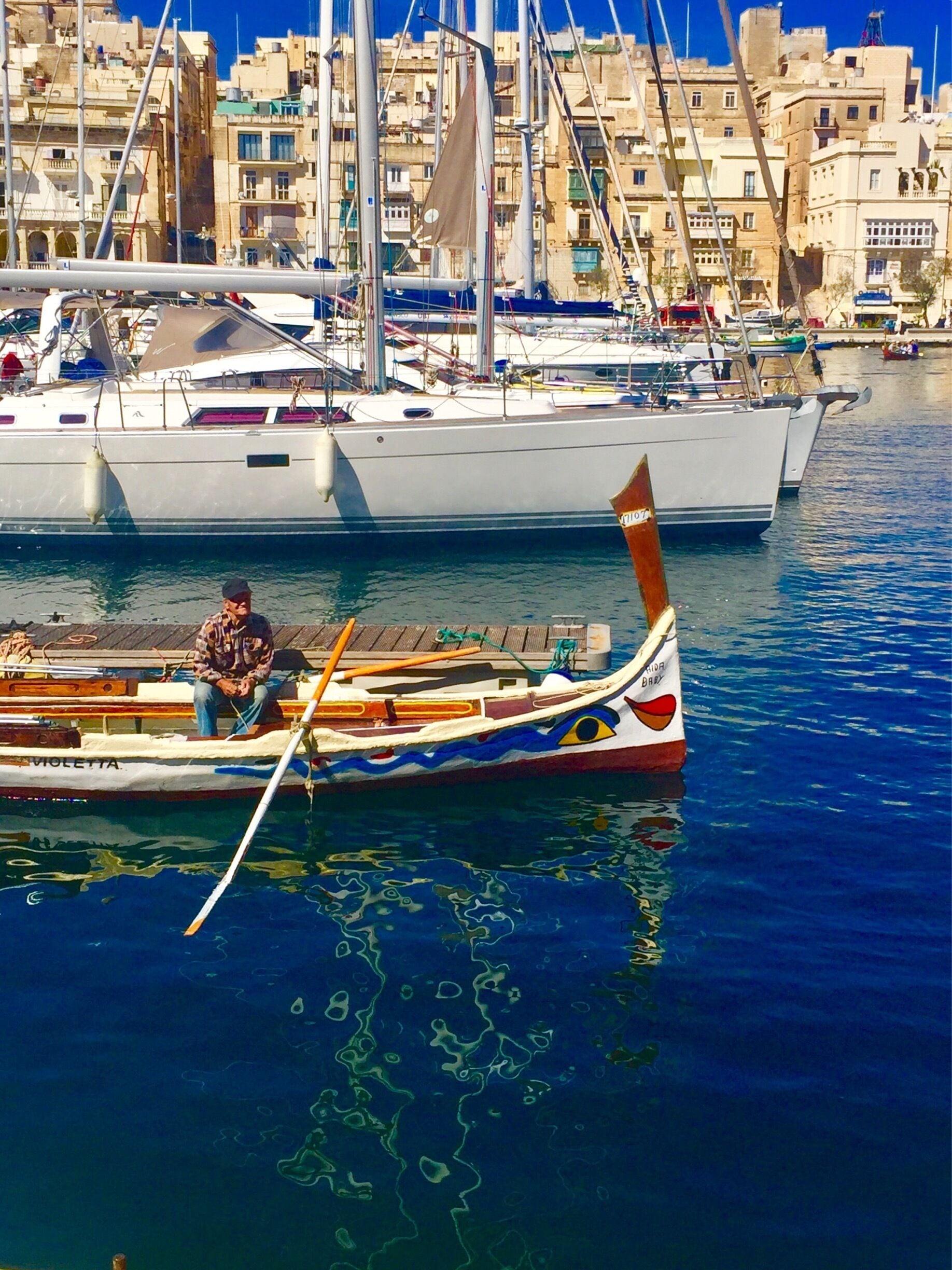 Marvelous Malta. We took a harbor tour on that lovely “dghajsa” water taxi (inexpensive) -pick up in Birgu and cruise to Valletta! 
#urbanjungle
#Malta