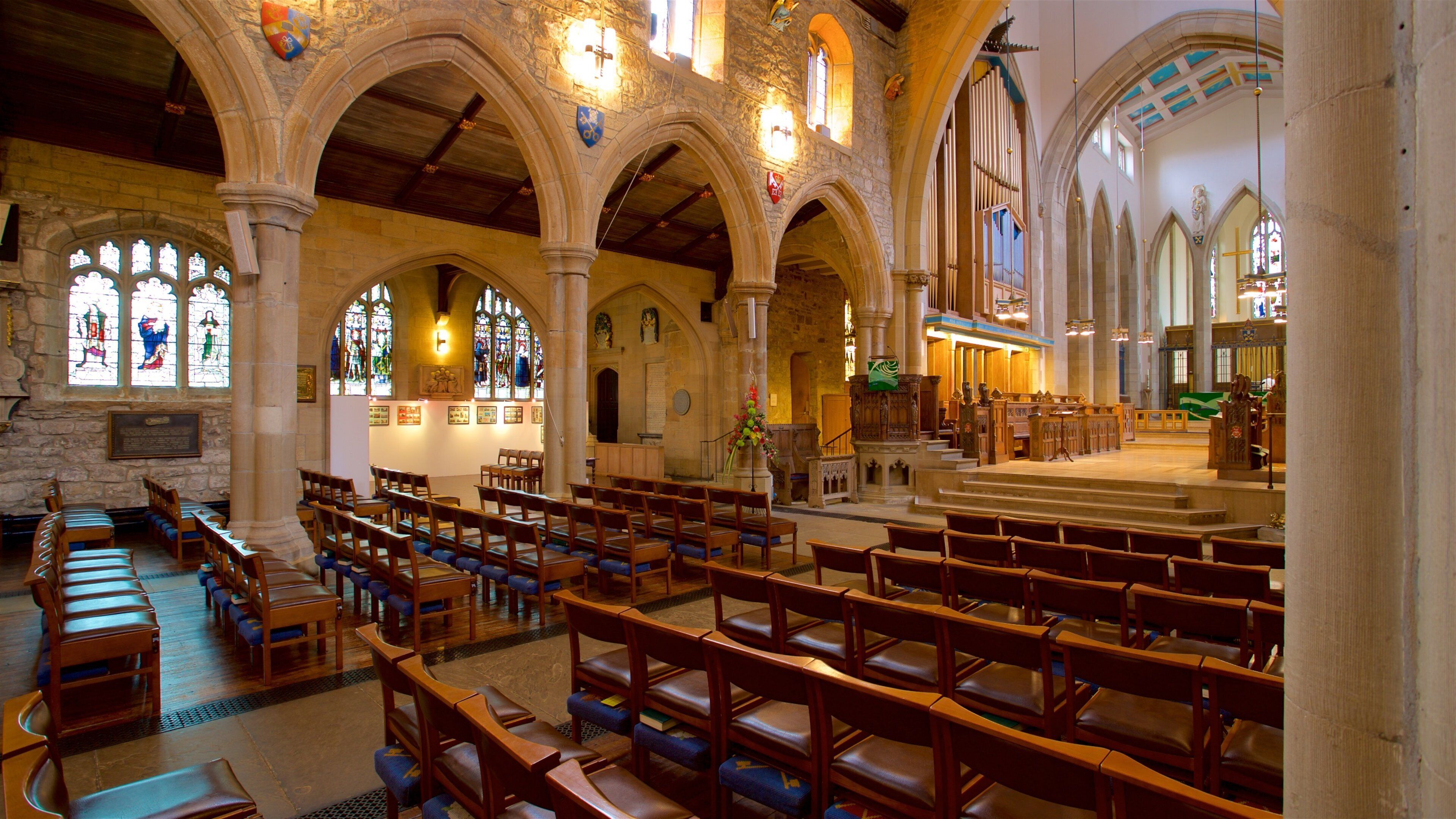 Cathédrale de Bradford qui includes église ou cathédrale, vues intérieures et patrimoine historique