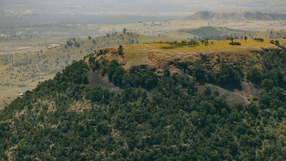Picnic Point Park showing mountains, tranquil scenes and landscape views