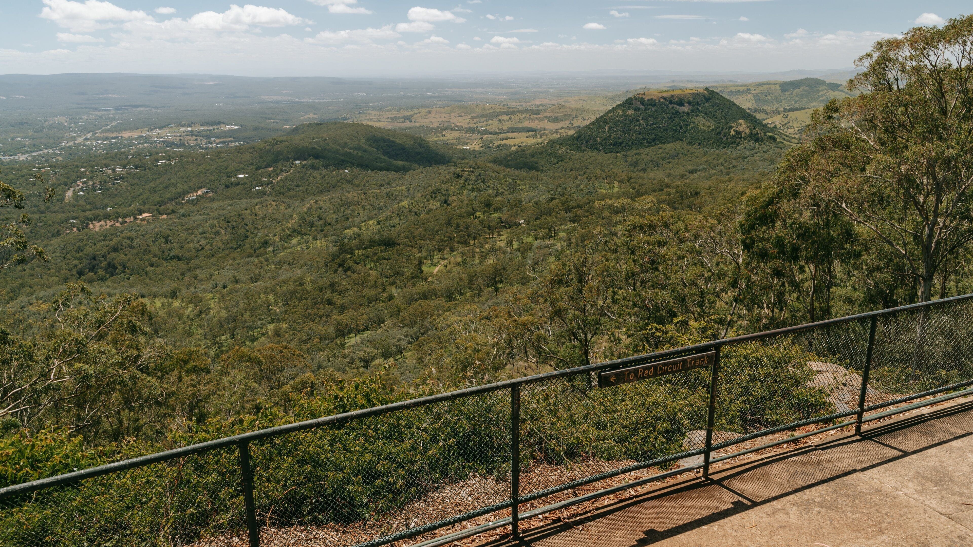 Picnic Point Park showing landscape views, views and tranquil scenes