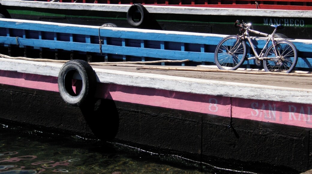 Lake Titicaca is huge. There is hardly any pollution at this altitude, so the sky and water are a beautiful deep blue.