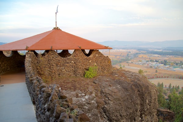 Arbor Crest Wine Cellars showing views