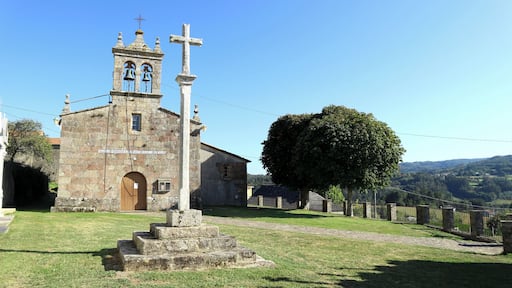 Igrexa de Santaia de Cañás, no Bacelo, Cañás (Carral, A Coruña).