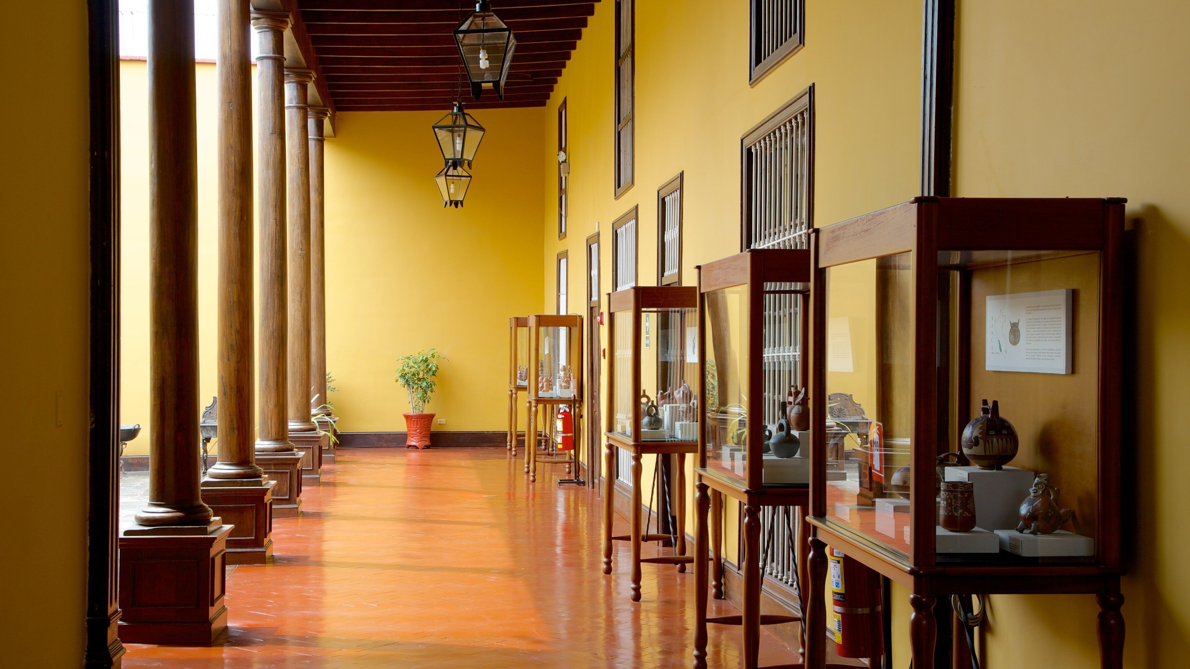 La Libertad showing heritage elements and interior views