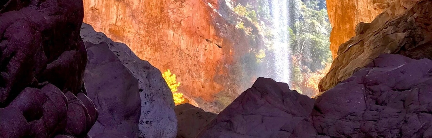 Such a beautiful place! Tonto Natural Bridge is a natural arch in Arizona, USA, that is believed to be the largest natural travertine bridge in the world. Pictures shot by iPhone 📱 7+