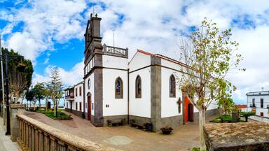 Firgas, Gran Canaria, Plaza de San Roque with view of the church and peaceful square in the town center