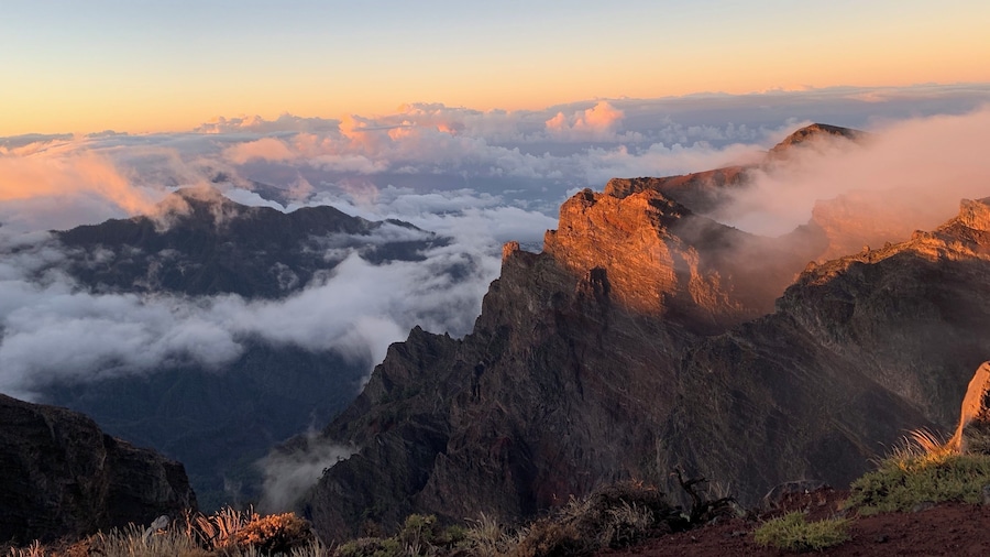 The highest place on the island of La Palma this vista has some of the most incredible views you will see in the Canary Islands. With walking and hiking trails that connect all throughout the island this area is a photographers dream.