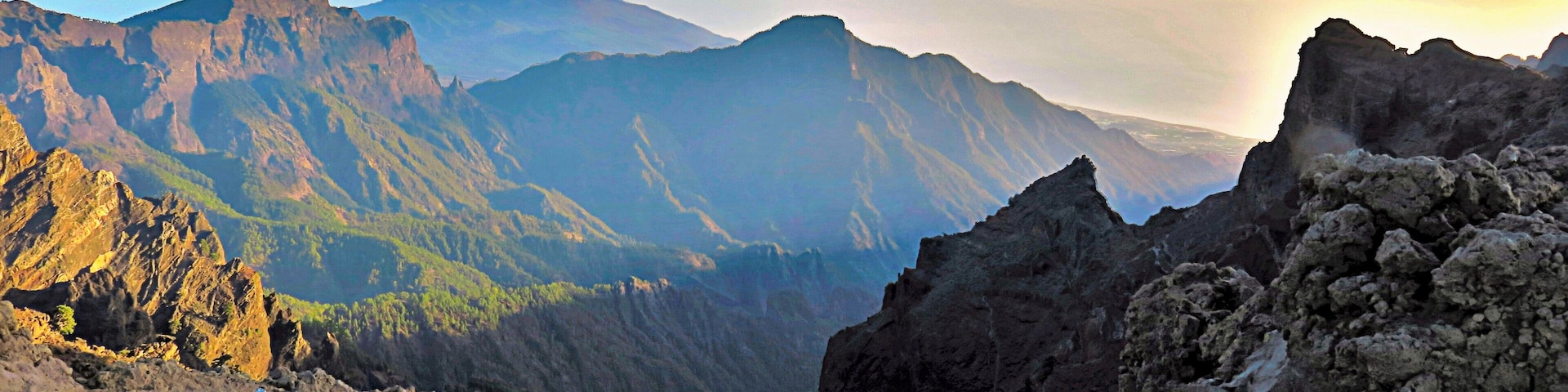Blick in die Caldera de Taburiente auf La Palma am Abend.