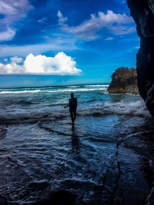 If you are able to go to this beach at low tide, climb over the rock wall on the very left and you’ll see a tiny private cave beach where we took this picture #secretbeach #lanzarote #canaryislands