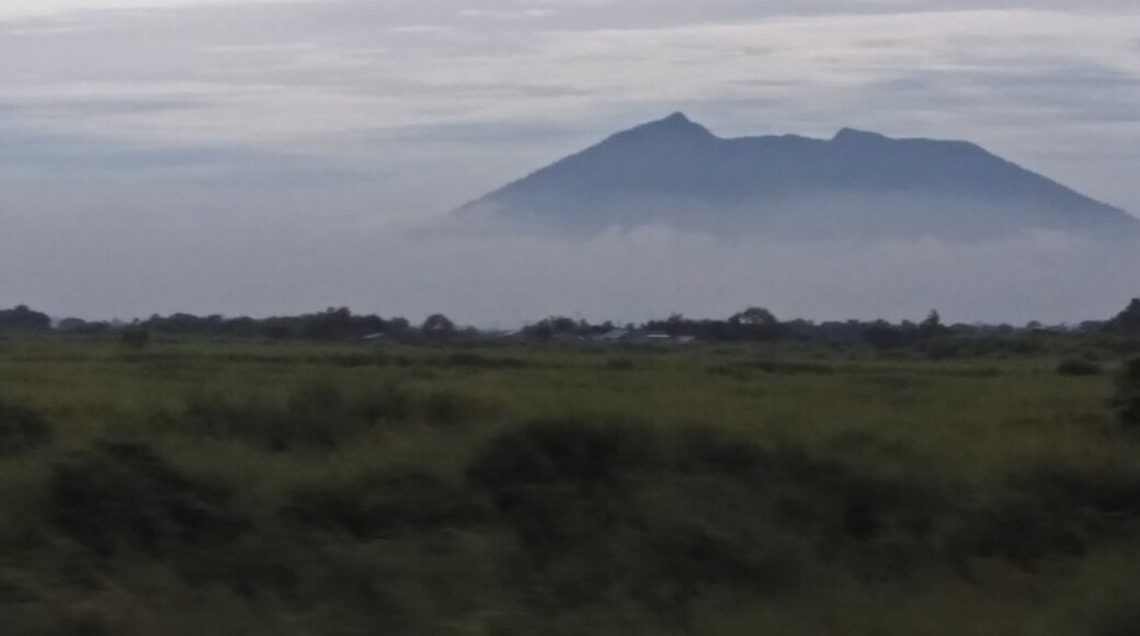 Mt Arayat from SCTEX.