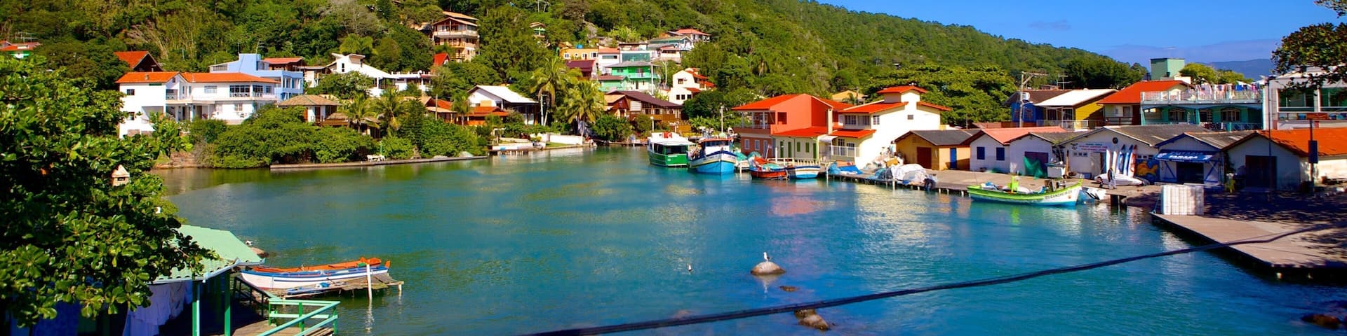 Strand von Barra da Lagoa das einen Küstenort und Bucht oder Hafen