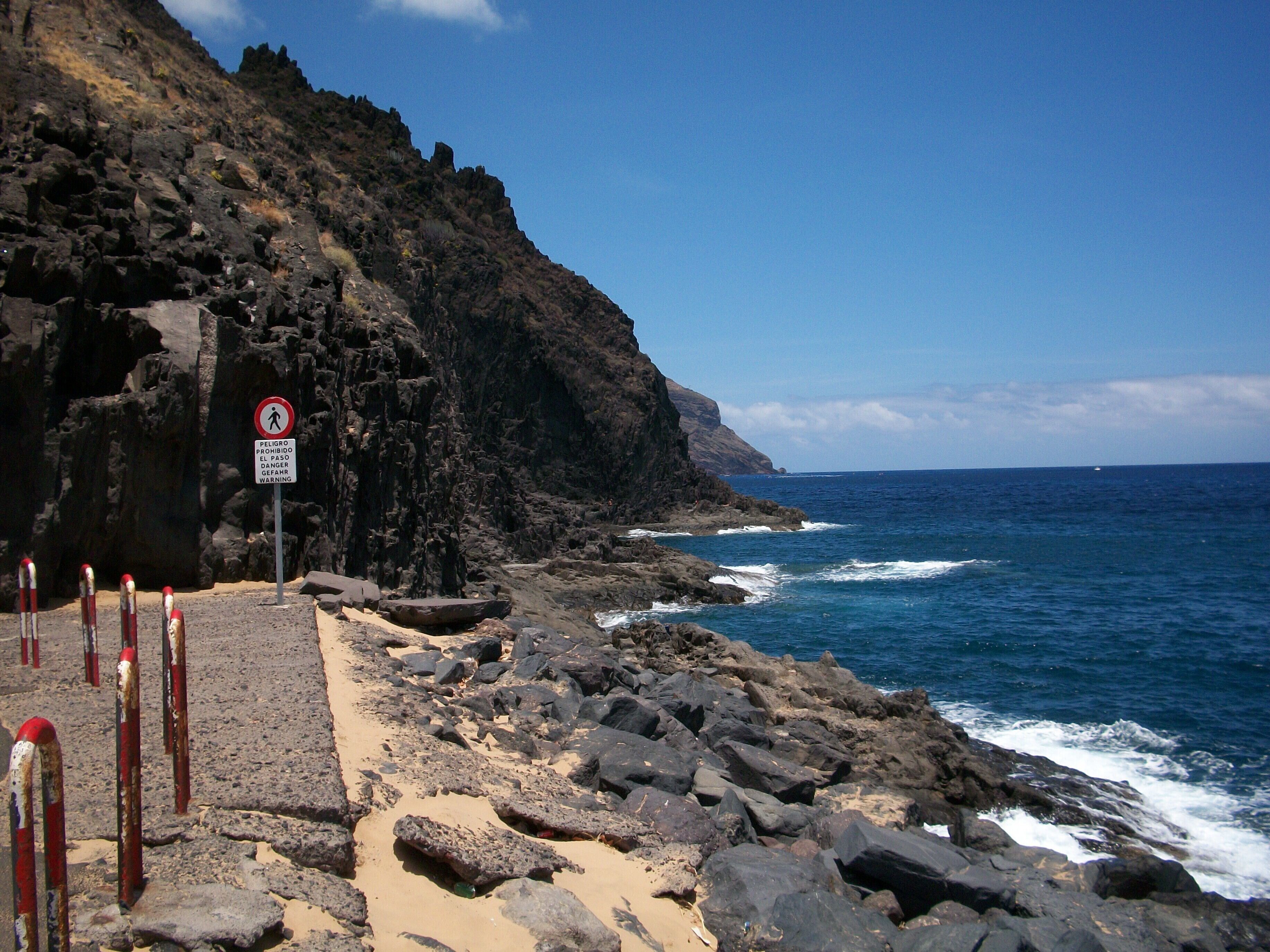 A beautiful view of El Paris in the north western aspect of Tenerife. Very green and tropical here. This is in great comparison to the arid desertified region in the south of the Island. I find that Tenerife is an island of two halves...