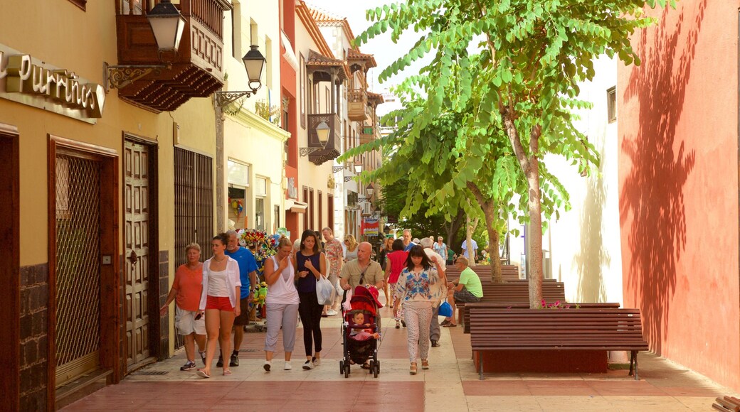 Plaza del Charco aussi bien que important groupe de personnes
