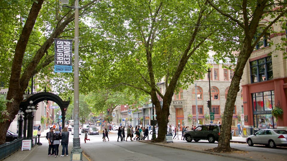 Pioneer Square som inkluderer sentralt businessområde og gatescener