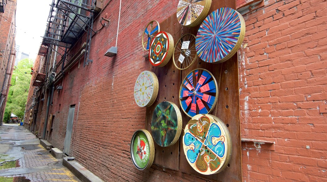 파이어니어 광장 을 보여주는 야외 예술