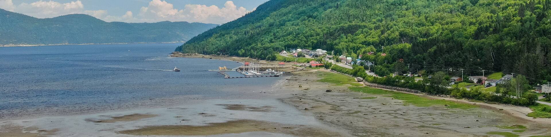 Petit-Saguenay which includes general coastal views