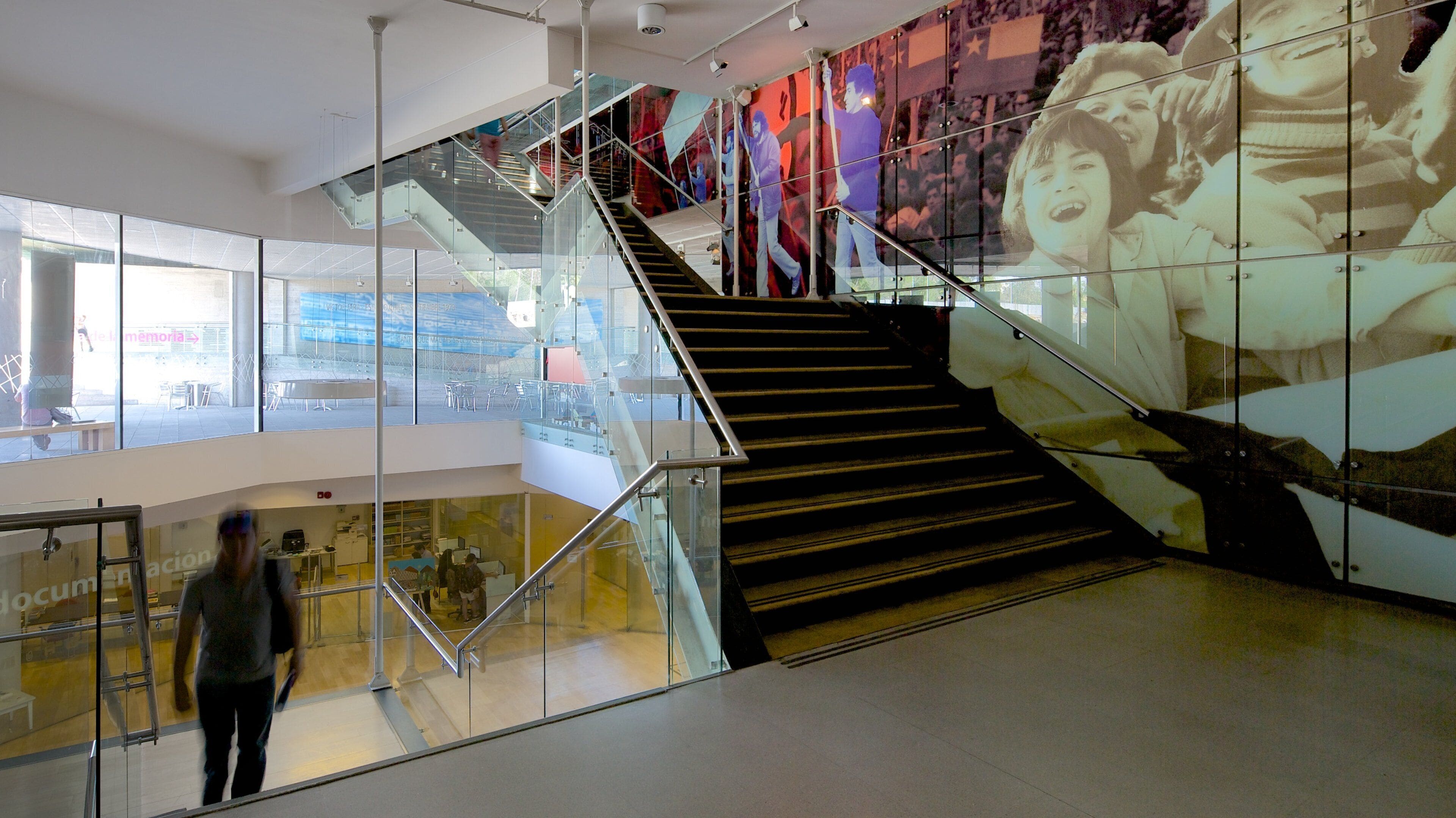 Museo de la Memoria y los Derechos Humanos mostrando vista interna