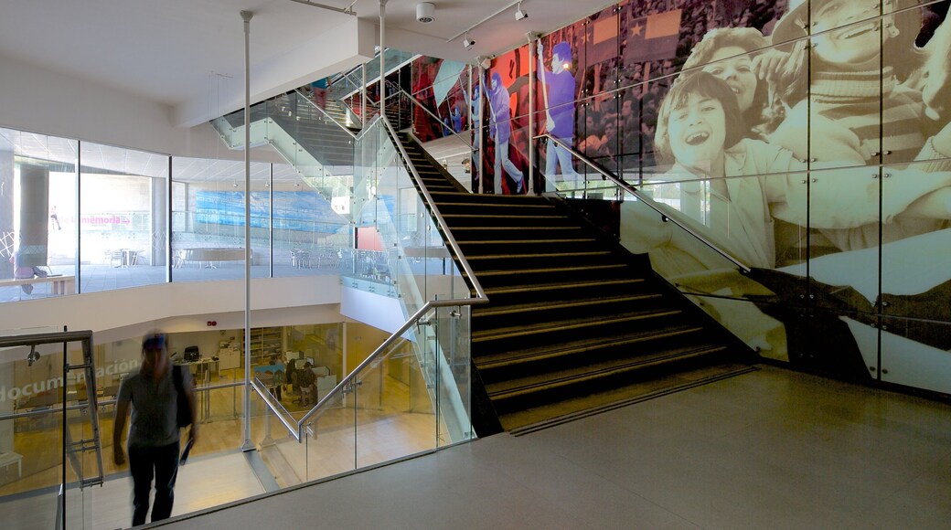 Museo de la Memoria y los Derechos Humanos mostrando vista interna