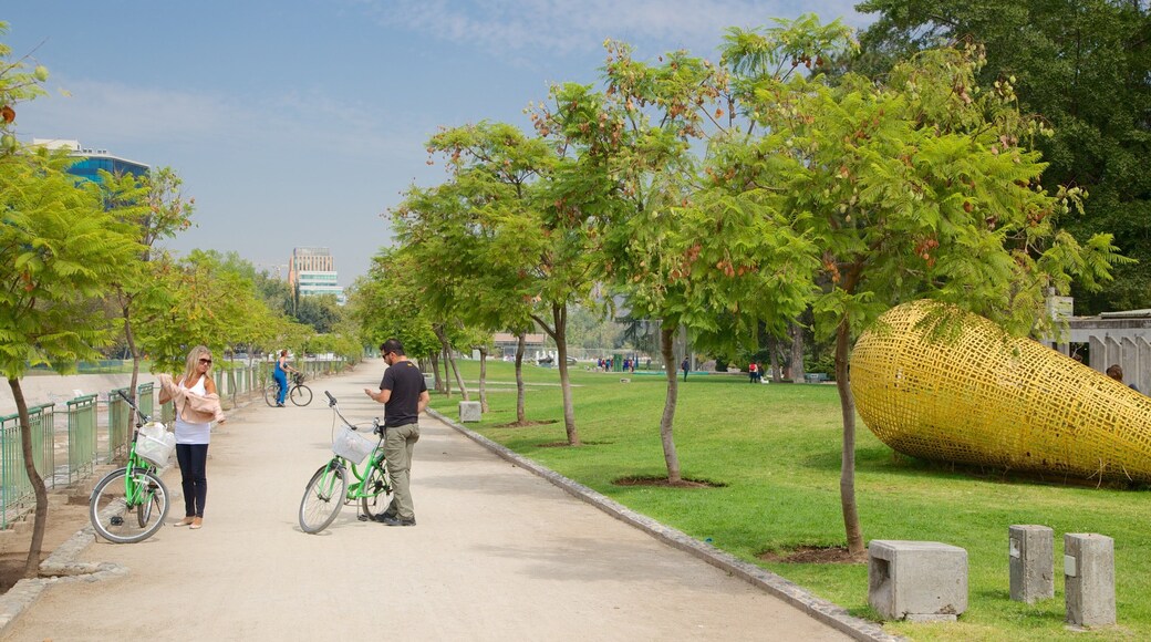 Parque de las Esculturas qui includes vélo, jardin et art