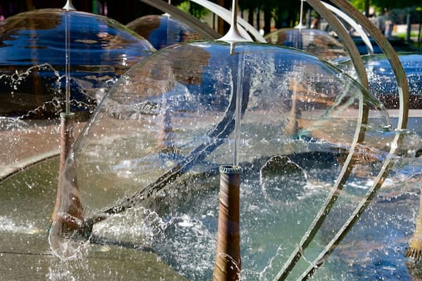 City Creek Center mit einem Springbrunnen
