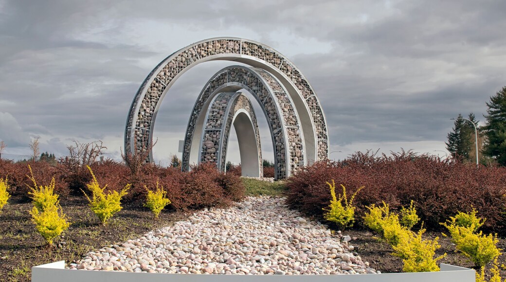 City of Happy Valley Sign and Art Sculpture