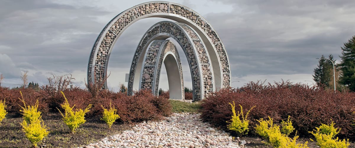 City of Happy Valley Sign and Art Sculpture