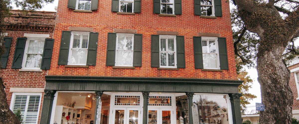 Rice Museum showing street scenes as well as an individual femail