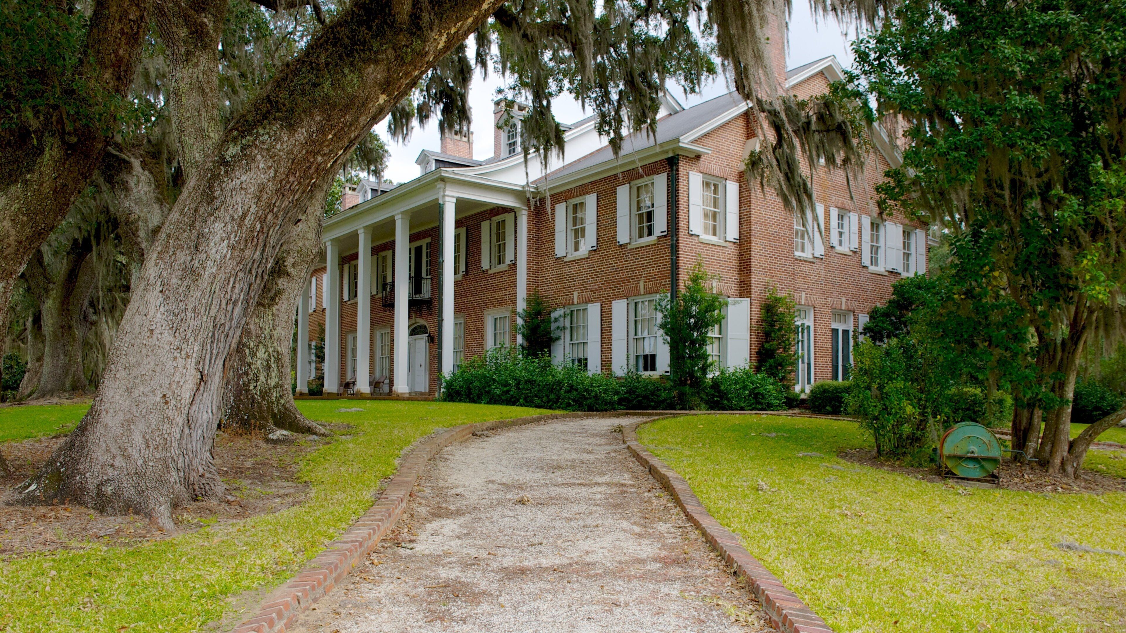 Hobcaw Barony featuring a house