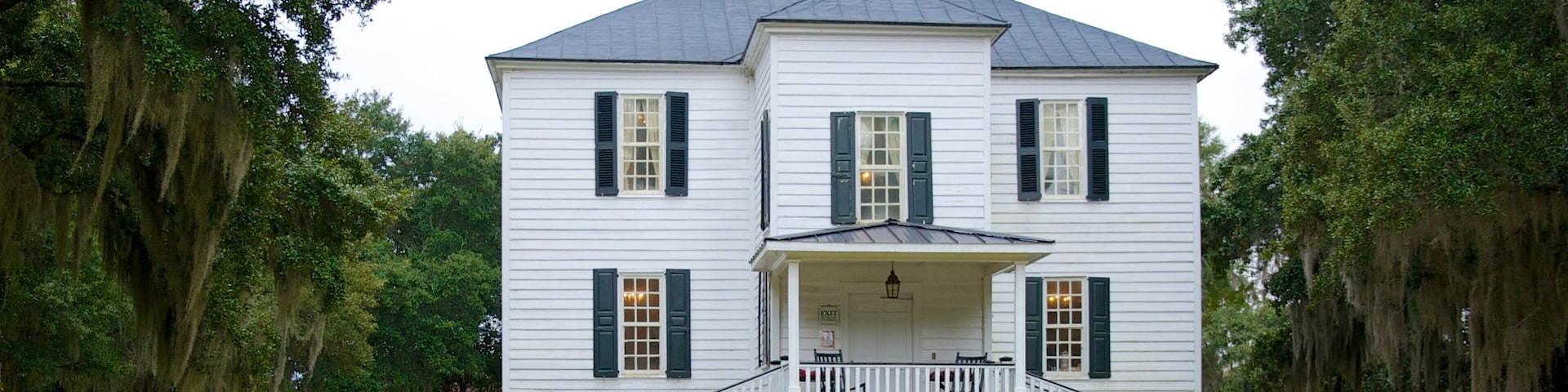 Hopsewee Plantation which includes a house and heritage elements