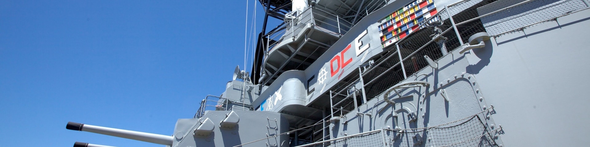 愛荷華號戰艦 其中包括 軍事收藏品