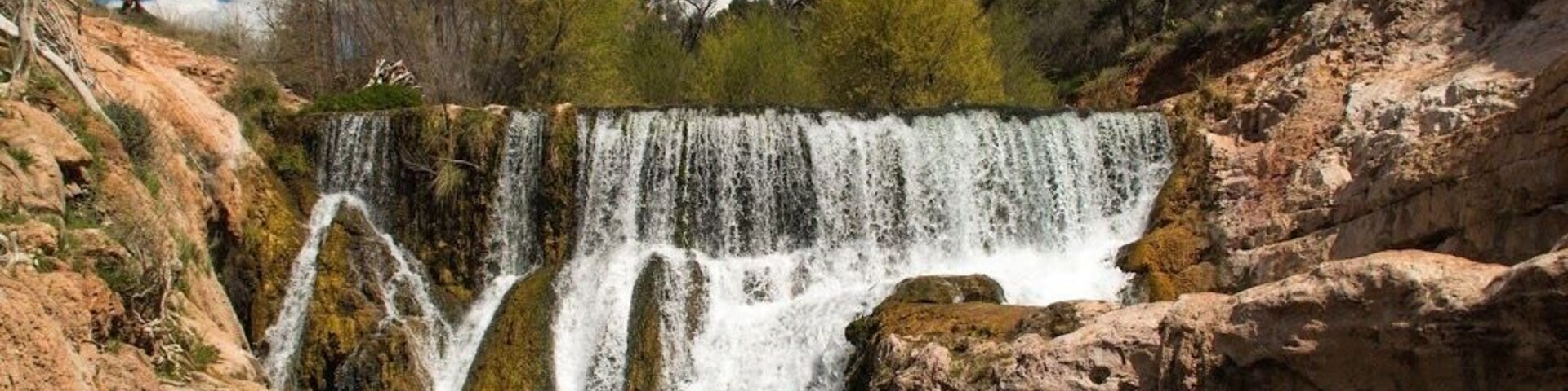 Amazing scenery in Arizona, this is something most people will visit Hawaii for. People cliff jump here off the top of the waterfall. There is also a natural toilet bowl that spins clockwise on the right people say you can jump into it then it pushes you through the other side I was a bit scared to do either of the jumps on this particular day.
Getting there: you would take highway 87 up through Payson, once there I suggest getting some food if you haven't already. You then continue into Strawberry Arizona taking a left on Fossil Creek Rd. Drive until it becomes dirt then continue another 1.2 miles to the parking lot on the right. Now hike down its 4miles to the waterfall but worth every step. There is another part of Fossil Creek I have been to featured in other pictures. Enjoy.
#swimminghole #swimming #fun #water #adventure