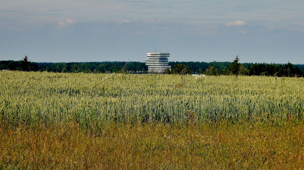 Blick vom SwinGolf Renningen zur Robert Bosch GmbH Zentrum für Forschung und Vorausentwicklung