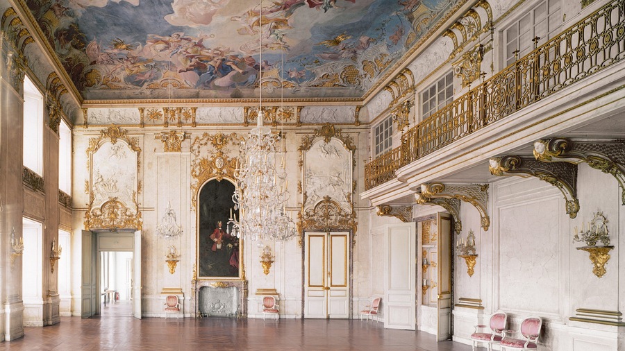 Ansbach Residence which includes a castle, interior views and art