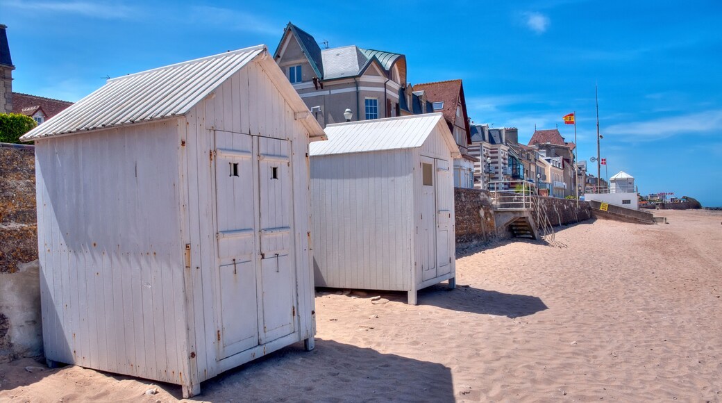 Cabines de plage - Bernieres-Sur-Mer