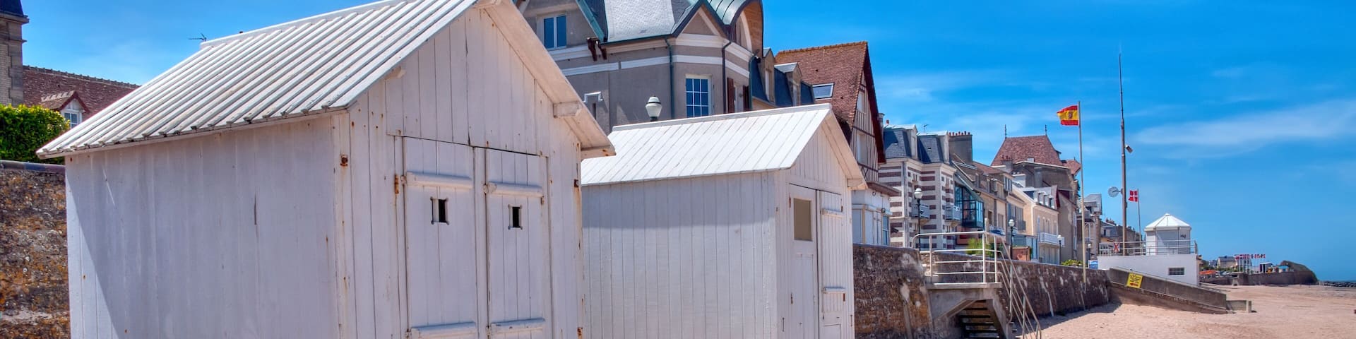Cabines de plage - Bernieres-Sur-Mer